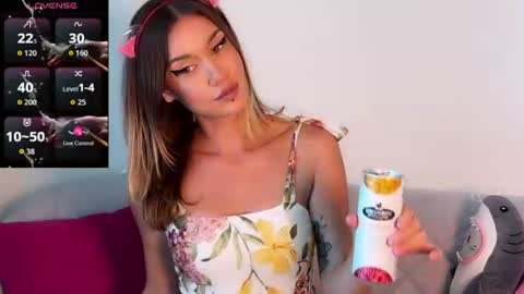 Snapshot of hypnotic_kitty chatting on June 30, 2:01 am Your submissive lady 3 online show from June 30, 2:01 am