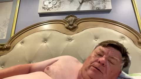 Snapshot of hypnotizing4u chatting on October 6, 3:59 am hypnotizing4u online show from October 6, 3:59 am