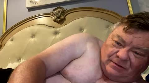 Snapshot of hypnotizing4u chatting on June 2, 12:18 pm hypnotizing4u online show from June 2, 12:18 pm