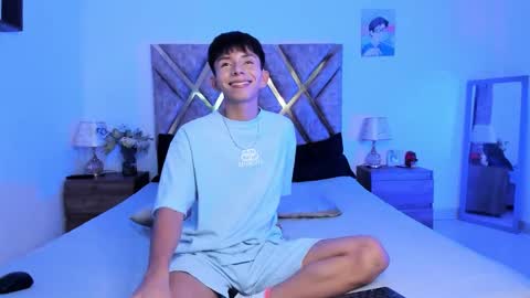 Son Hyunjin online show from October 19, 8:42 pm