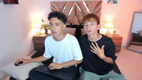 Son Hyunjin online show from November 14, 7:01 pm