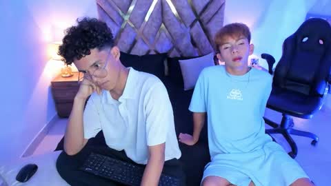 Son Hyunjin online show from November 16, 6:02 pm