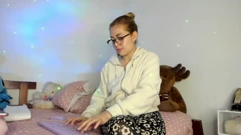 Hyun Joo online show from April 24, 8:55 pm