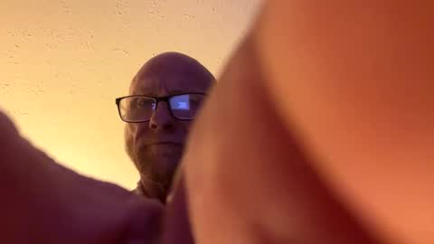 i1nt2fuk online show from September 15, 8:14 am