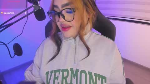 Snapshot of i_am_ari chatting on January 18, 1:42 am Ari online show from January 18, 1:42 am