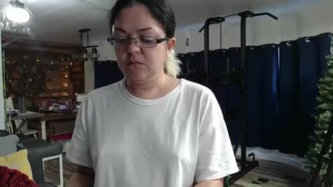 Snapshot of i_fetishize_u chatting on January 7, 4:48 pm ShortStuff online show from January 7, 4:48 pm