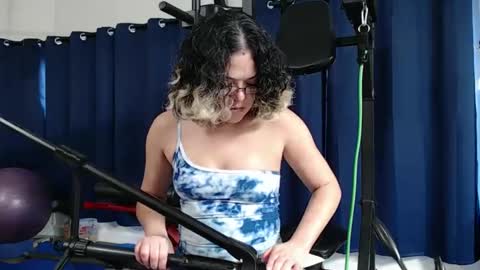 Snapshot of i_fetishize_u chatting on February 4, 3:57 pm ShortStuff online show from February 4, 3:57 pm