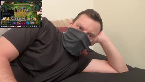 Snapshot of i_o_ro chatting on December 5, 8:45 am i o ro online show from December 5, 8:45 am