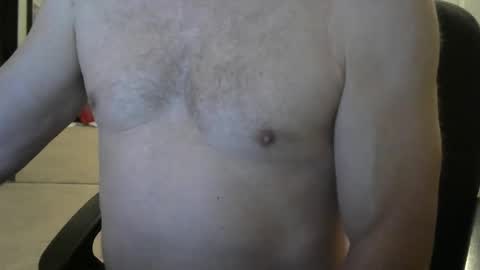 Snapshot of i_was_a_shy_dad chatting on November 19, 1:44 pm i_was_a_shy_dad online show from November 19, 1:44 pm