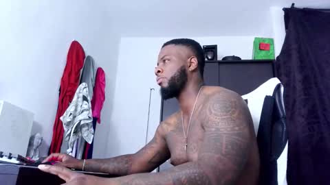 Mr H Independent model online show from December 19, 3:35 am