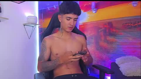 Light online show from October 3, 5:48 am