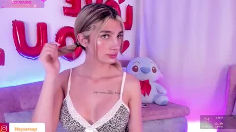 Snapshot of iam_sara_ chatting on February 23, 3:53 pm Sara online show from February 23, 3:53 pm