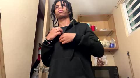 iamadielpr online show from December 2, 5:13 am