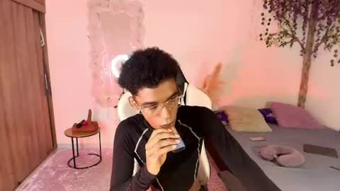 iamandrey_ online show from June 30, 12:44 am