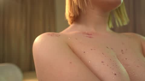 Claire online show from December 13, 6:49 pm