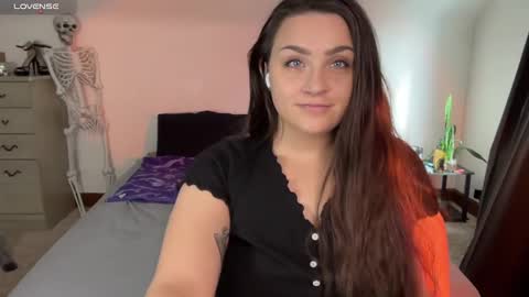 Snapshot of iamcrystalann chatting on February 3, 4:20 pm Crystal online show from February 3, 4:20 pm