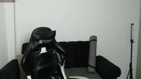 Snapshot of iamdylan777 chatting on July 9, 4:05 am Dylan independent model online show from July 9, 4:05 am