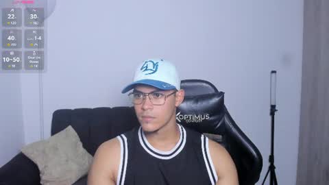 Snapshot of iamdylan777 chatting on July 17, 4:52 am Dylan independent model online show from July 17, 4:52 am