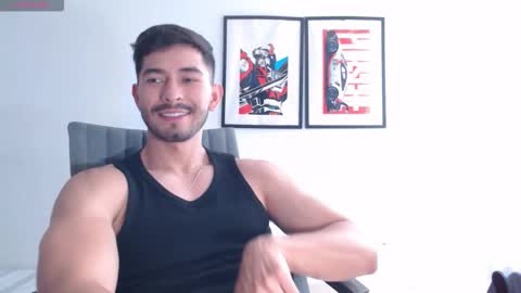  INDEPENDENT MODEL online show from October 31, 3:57 pm