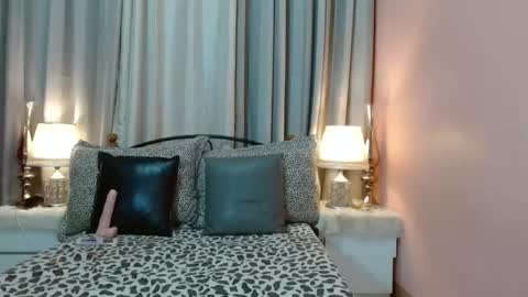 Xayah jones online show from April 4, 2:47 pm