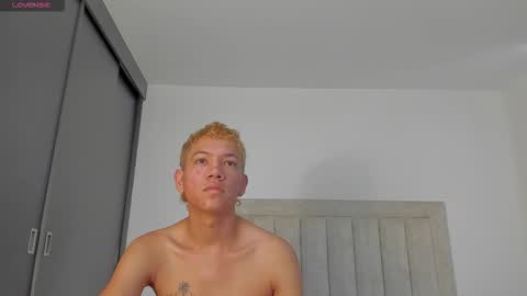 Juliiiiian online show from October 22, 11:43 am