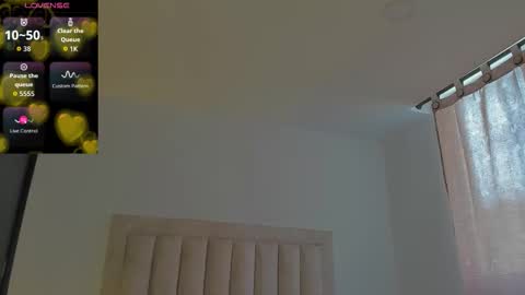 Juliiiiian online show from November 4, 5:01 pm