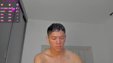 Snapshot of iamjulian_ chatting on February 20, 11:11 am Juliiiiian online show from February 20, 11:11 am