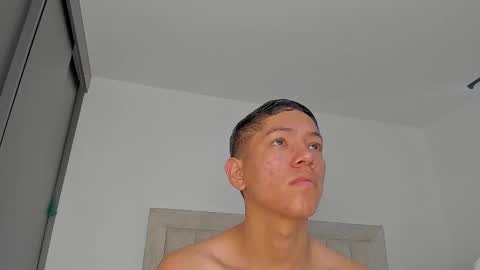 Snapshot of iamjulian_ chatting on March 3, 11:38 am Juliiiiian online show from March 3, 11:38 am