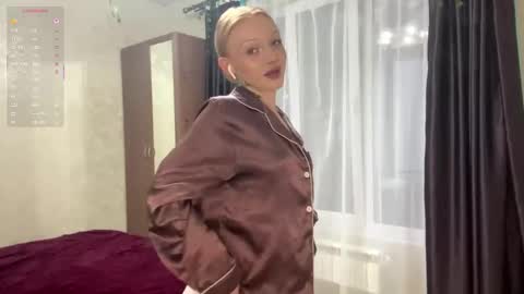 Lylu online show from October 28, 4:05 am