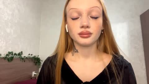 Lylu online show from November 30, 5:33 am