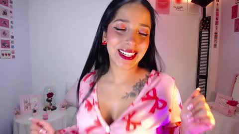 Snapshot of iamroxanne chatting on May 17, 4:58 pm Camila online show from May 17, 4:58 pm