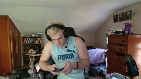 Snapshot of iamtommyparker chatting on November 7, 4:18 pm iamtommyparker online show from November 7, 4:18 pm