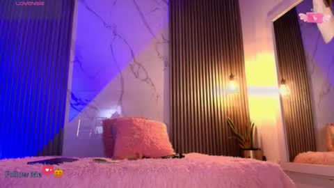 Snapshot of iamvictoria06 chatting on November 3, 7:48 pm V I C T O R I A online show from November 3, 7:48 pm