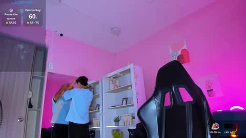 Snapshot of ian_castillo_ chatting on October 30, 11:22 am IAN CASTILLO online show from October 30, 11:22 am