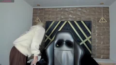 IAN CASTILLO online show from February 16, 11:17 am