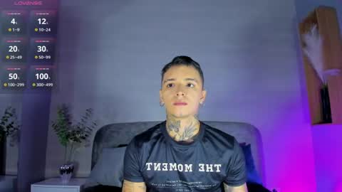 Snapshot of ian_castillo_ chatting on June 24, 11:20 am IAN CASTILLO online show from June 24, 11:20 am