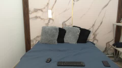 ian_storm online show from April 23, 11:31 am