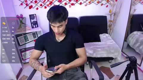 Snapshot of ian_west chatting on February 28, 11:55 am Ian online show from February 28, 11:55 am