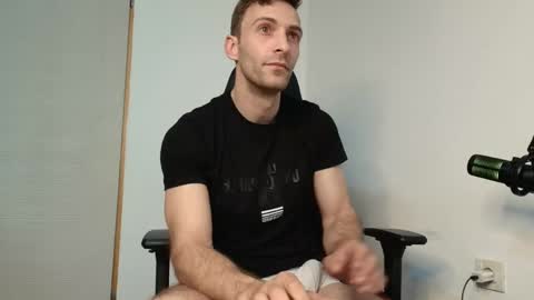 Snapshot of ianandersson27 chatting on April 28, 5:01 am Ian Andersson online show from April 28, 5:01 am