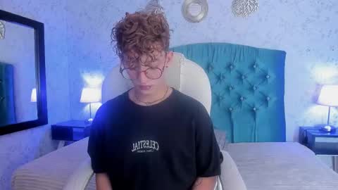 ian  online show from November 12, 4:46 am