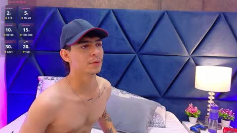 Snapshot of ianlark chatting on February 13, 9:27 am Ian Lark online show from February 13, 9:27 am