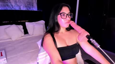 Snapshot of ibbiebennett chatting on February 26, 11:15 pm Ibbie Bennett online show from February 26, 11:15 pm