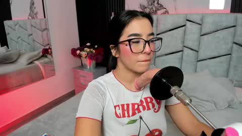 Snapshot of ibbiebennett chatting on September 15, 11:21 am Ibbie Bennett online show from September 15, 11:21 am