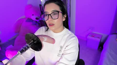 Ibbie Bennett online show from January 8, 2:36 am