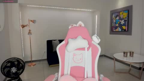 Ibiza  online show from February 7, 11:25 am