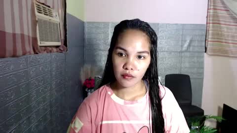 Snapshot of ice_creamyummy25 chatting on March 1, 6:57 am im NORMA online show from March 1, 6:57 am