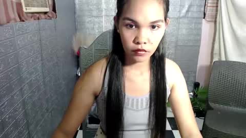 Snapshot of ice_creamyummy25 chatting on March 1, 12:23 pm im NORMA online show from March 1, 12:23 pm