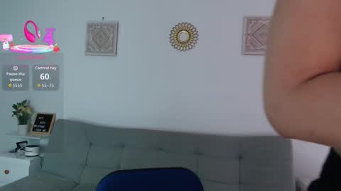 Snapshot of ice_y_abigail chatting on November 9, 11:03 pm ice_y_abigail online show from November 9, 11:03 pm