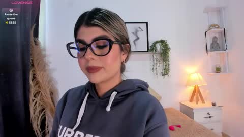 Snapshot of ice_y_abigail chatting on November 12, 12:05 pm ice_y_abigail online show from November 12, 12:05 pm