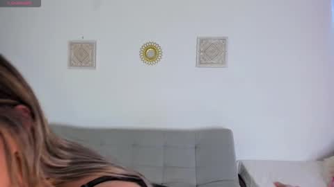 Snapshot of ice_y_abigail chatting on November 18, 12:09 pm ice_y_abigail online show from November 18, 12:09 pm